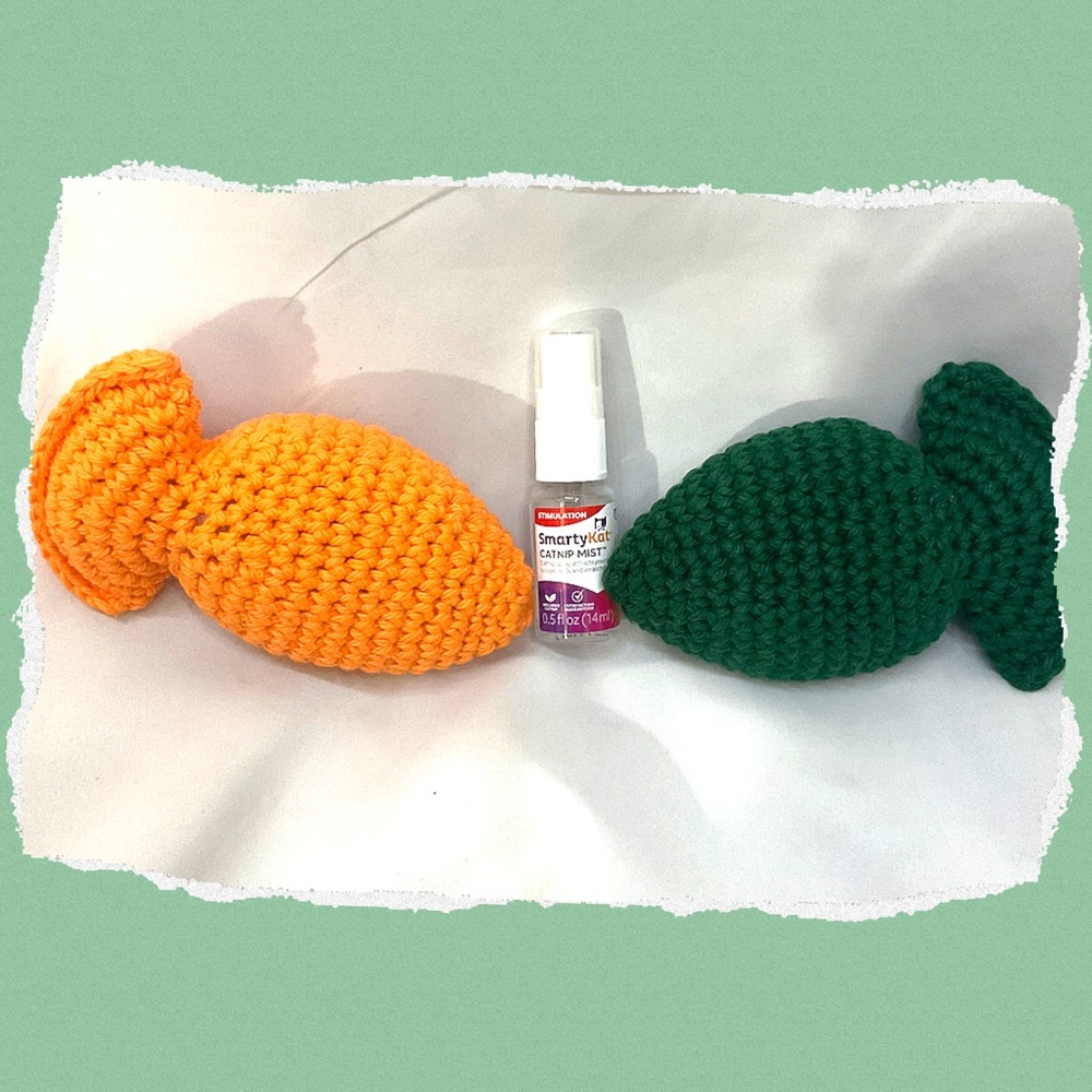 Vibrant Orange and Green Fish Cat Toys NIP